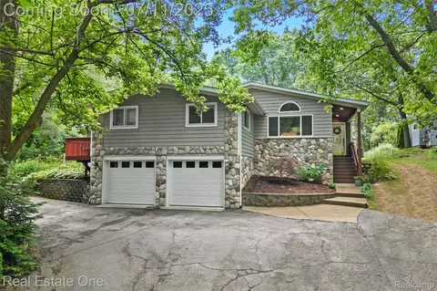 4217 Link Ave, Brighton, MI 48114