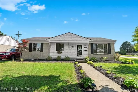 38383 Summers St, Livonia, MI 48154