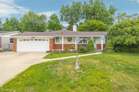 29806 Linda St, Livonia, MI 48154