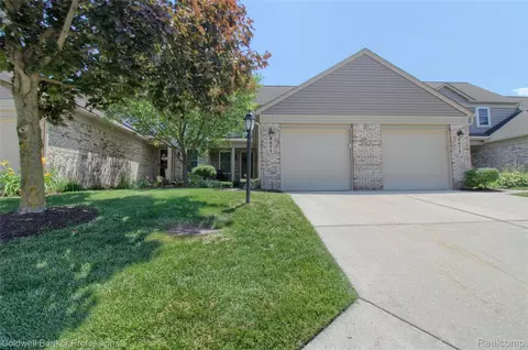 4671 Hunters Cir E, Canton, MI 48188