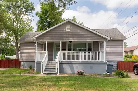 29046 S Wesley Ave, Flat Rock, MI 48134