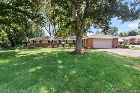 31541 Rocky Crst, Farmington Hills, MI 48336
