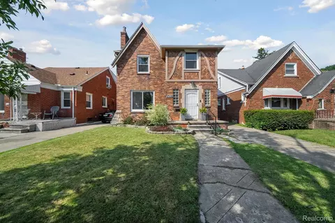 9348 Courville St, Detroit, MI 48224
