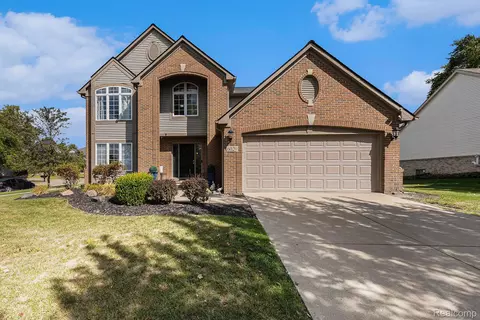 6020 Majestic Oaks Dr, Commerce, MI 48382