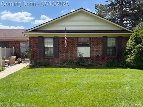 40219 Newport Dr, Plymouth, MI 48170