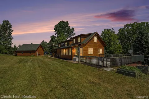 16501 Winters Rd, Sylvan, MI 49240