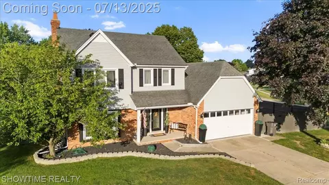 41741 Lore Ct, Clinton Township, MI 48038