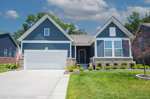 4317 Silica Dr, Lake Orion, MI 48359