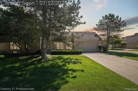 17012 Coral Ln, Macomb, MI 48042