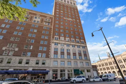 525 W Lafayette Blvd #11B, Detroit, MI 48226