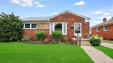 20209 Gaukler St, Saint Clair Shores, MI 48080