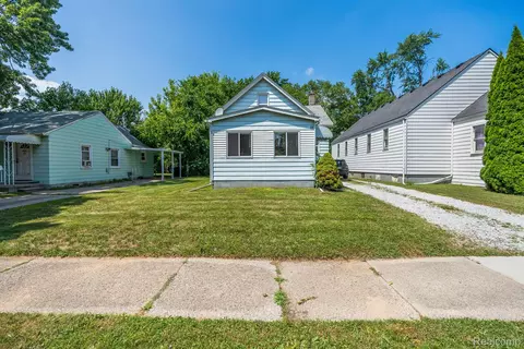 38 Clair St, Mount Clemens, MI 48043