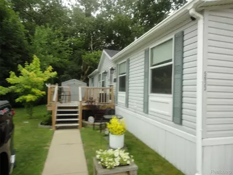 5933 Vernon, Van Buren, MI 48111