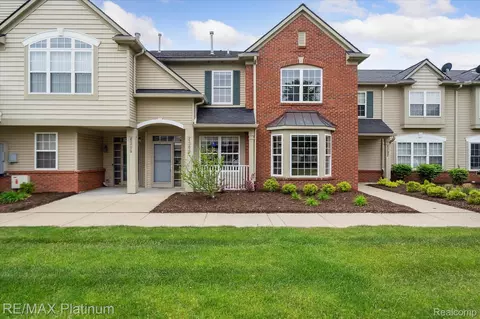 4300 Hampton Rdg, Genoa, MI 48843
