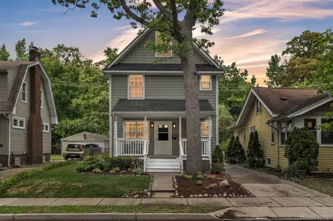 715 Gardenia Ave, Royal Oak, MI 48067