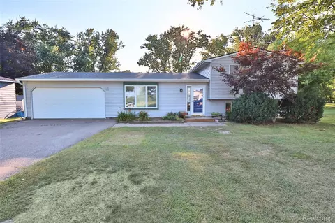 9360 Gale Rd, Goodrich, MI 48438