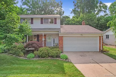 9157 Hackberry Ave, Plymouth, MI 48170