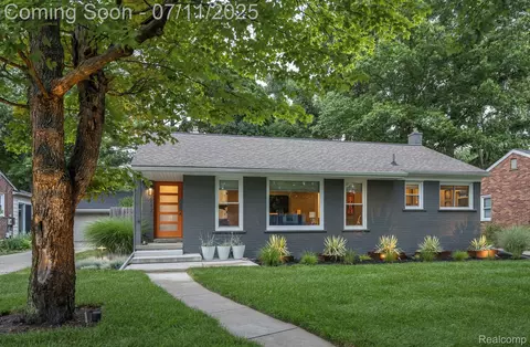 4412 Buckingham Rd, Royal Oak, MI 48073