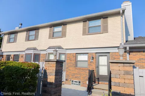 1921 Vine Way Dr #37, Canton, MI 48188