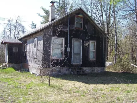 2720 Sawyer Rd, Dover, MI 49735