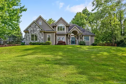 59903 Blue Heron Rd, Lyon, MI 48165