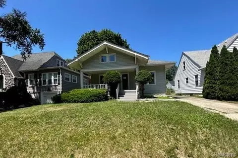 2170 Avondale St, Sylvan Lake, MI 48320
