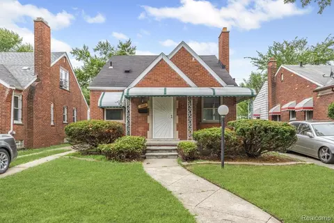 9039 Brace St, Detroit, MI 48228