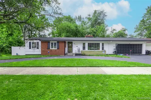 17525 Midland St, Detroit, MI 48227