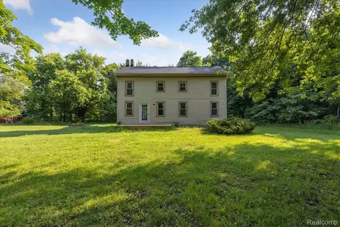 11240 Silver Lake Rd, Argentine, MI 48418