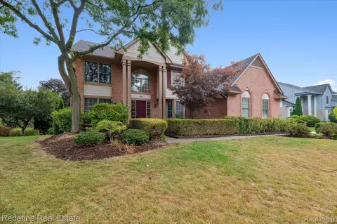 2841 Treyburn Ln, West Bloomfield, MI 48324