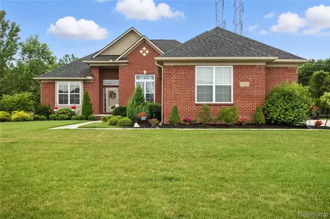27245 Ritter Blvd, Brownstown, MI 48134