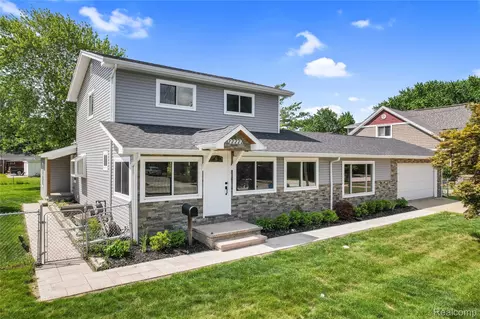 22222 Evergreen St, Saint Clair Shores, MI 48082