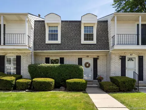 65 Stratford Ln, Rochester Hills, MI 48309