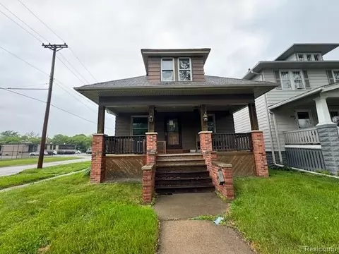566 Elm St, Wyandotte, MI 48192