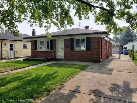 4638 Gertrude St, Dearborn Heights, MI 48125