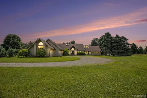 3101 Delano Rd, Oxford, MI 48371