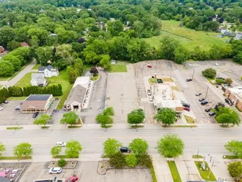 11319 S Saginaw St, Grand Blanc, MI 48439