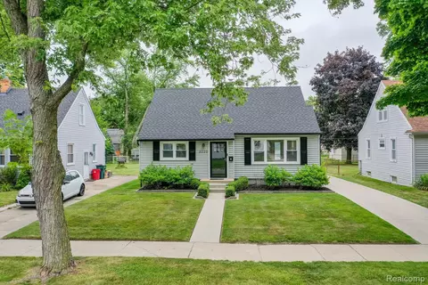 2220 Cummings Ave, Berkley, MI 48072
