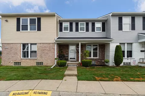 37065 Brynford Dr, Clinton Township, MI 48036