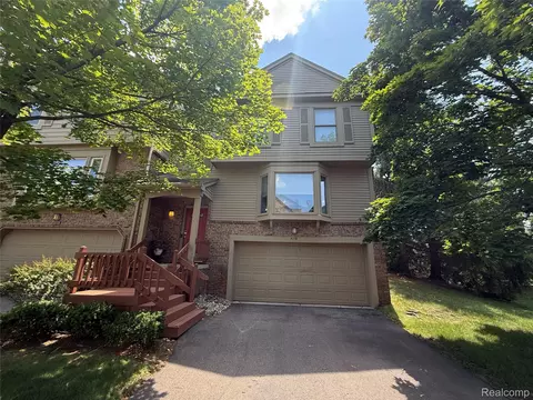 4178 Breckenridge Dr, West Bloomfield, MI 48322