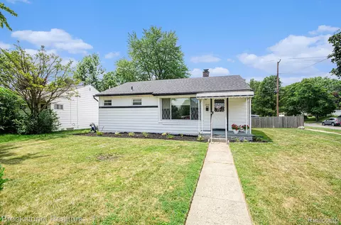 1510 S Harris Rd, Ypsilanti, MI 48198