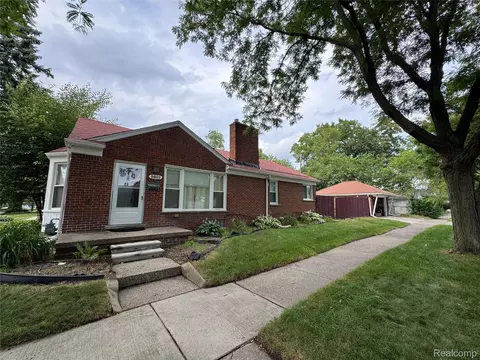 8602 Dale St, Dearborn Heights, MI 48127