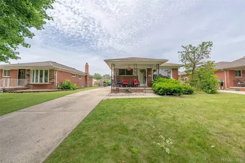 4442 Mckinley St, Dearborn Heights, MI 48125