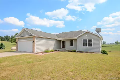16017 Whippoorwill Ct, Manchester, MI 48158