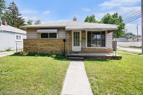 4707 Gertrude St, Dearborn Heights, MI 48125