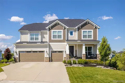 53210 Weeping Willow Ct, South Lyon, MI 48178