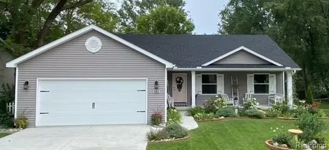 215 Philadelphia St, Orion, MI 48362