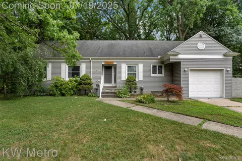 972 Goodale Ave, Clawson, MI 48017