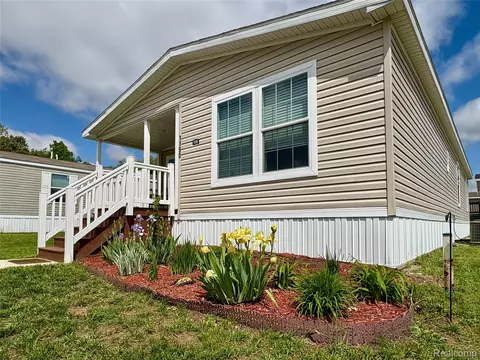 1190 Primrose Ct, Albion, MI 49224