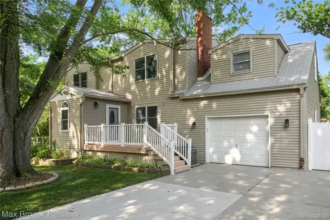 8815 Ball St, Plymouth, MI 48170